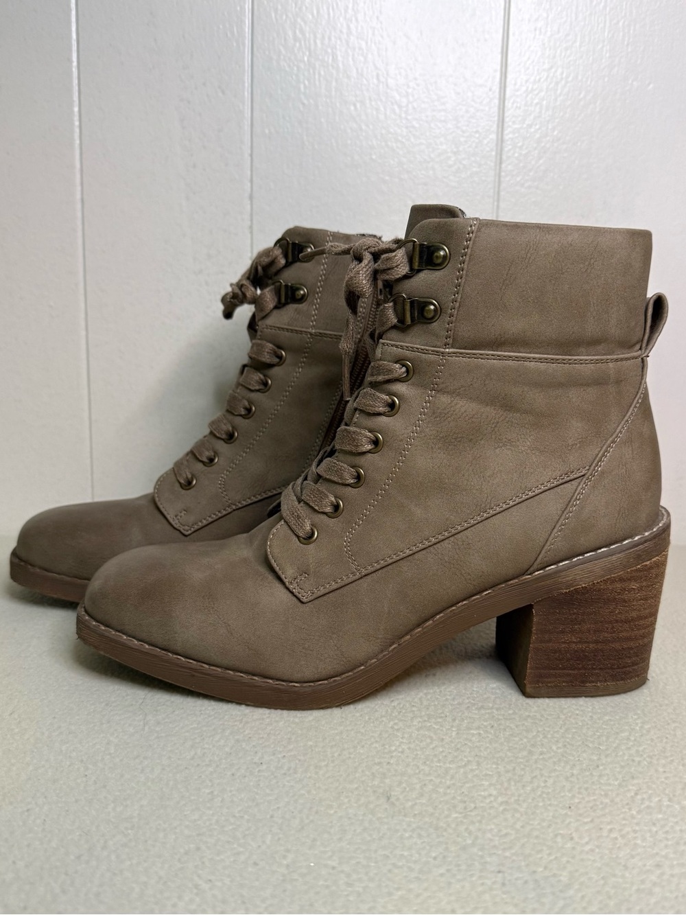 Women's Lace-Up Ankle Boots in Taupe with Block Heel